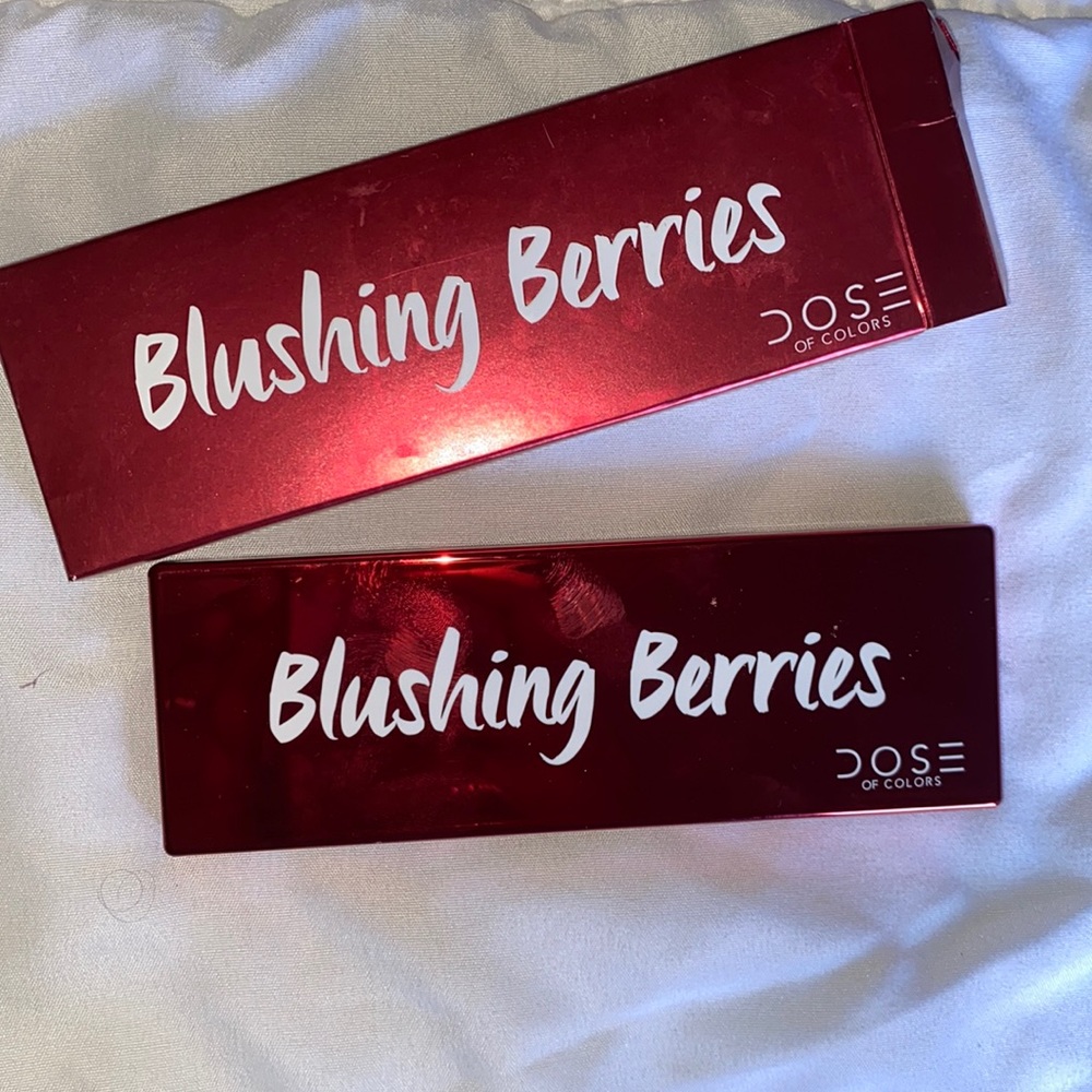 Dose of colors - Blushing Berries palette